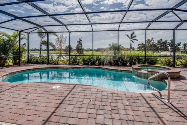 Pool Enclosure Cleaning in Fernandina Beach