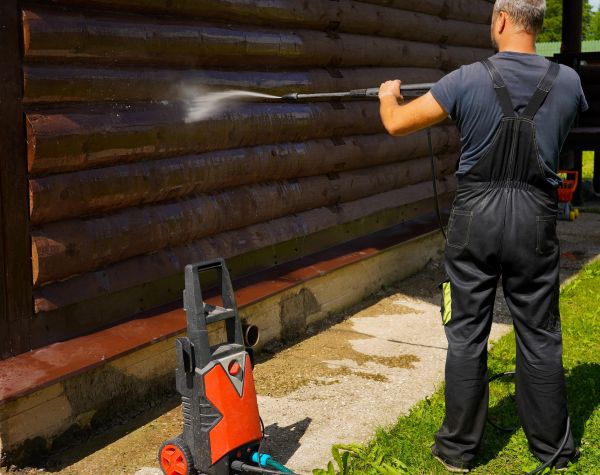 Log Home Pressure Washing in Fernandina Beach